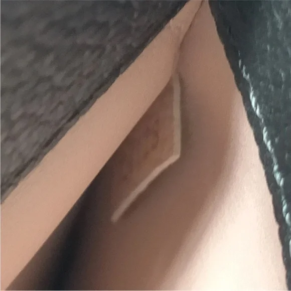 Louis Vuitton City Steamer MM bag in pink and black taurillon leather - Picture 6 of 17